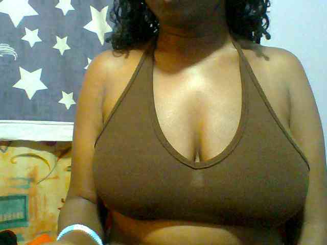 Sweet-petite webcam