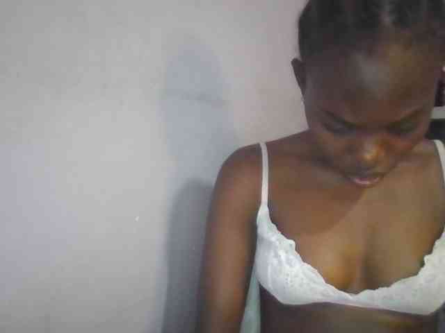 Sweet-petite webcam