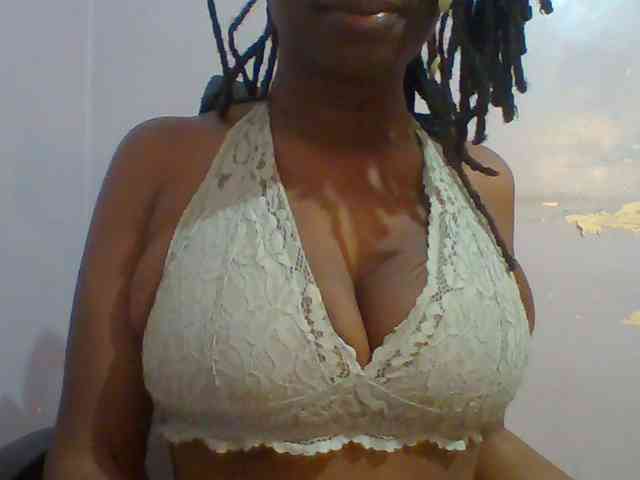Sweet-petite webcam