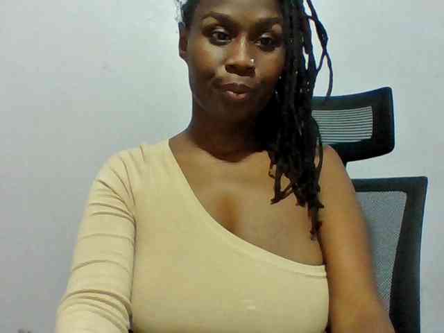 Sweet-petite webcam