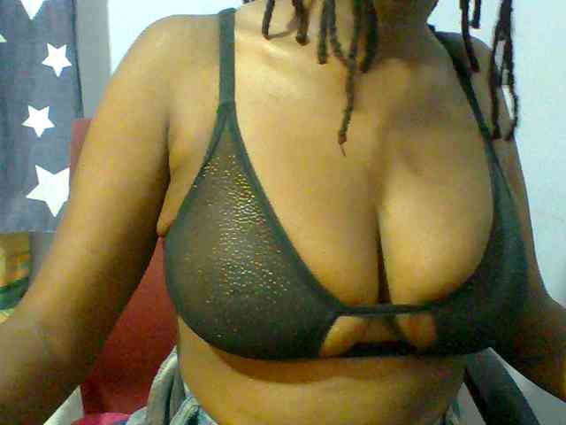 Sweet-petite webcam
