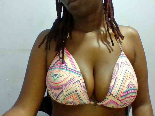 Sweet-petite webcam