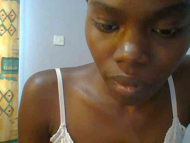 Sweet-petite webcam