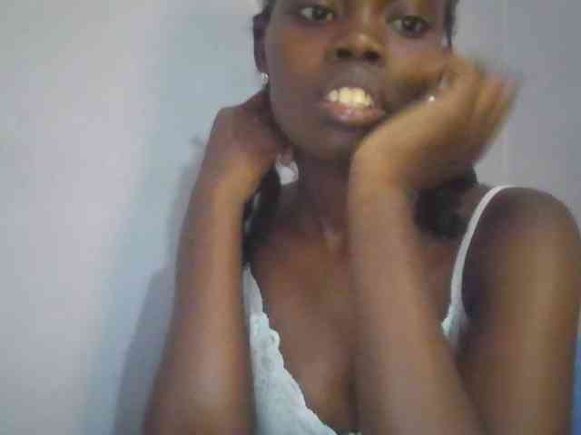 Sweet-petite webcam