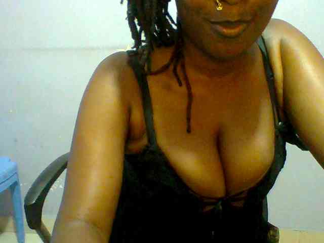 Sweet-petite webcam