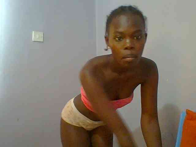 Sweet-petite webcam