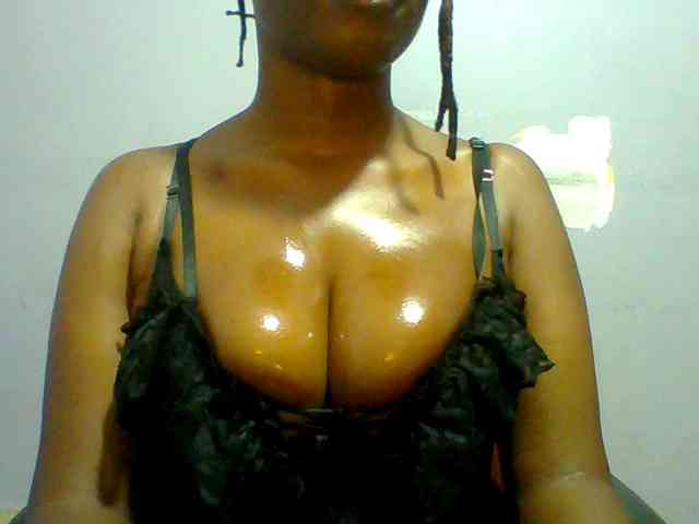 Sweet-petite webcam