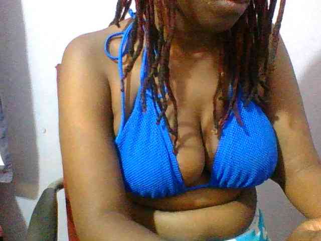 Sweet-petite webcam