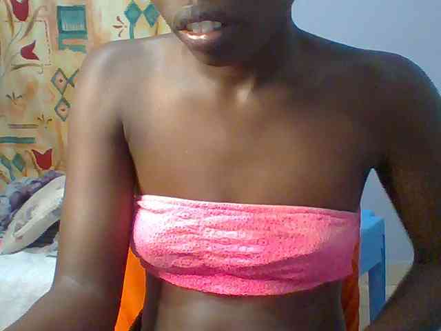 Sweet-petite webcam