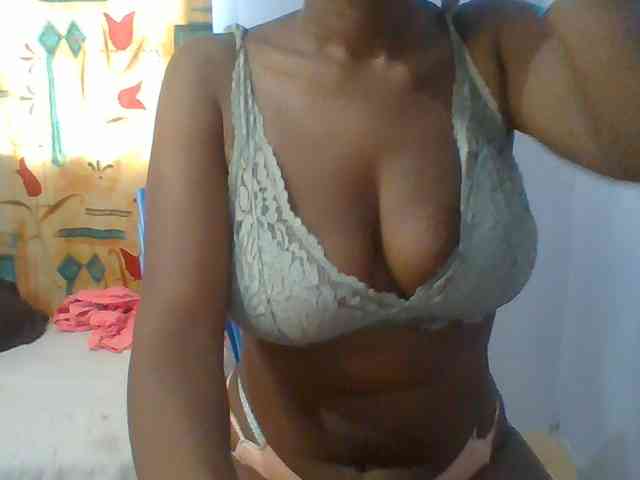 Sweet-petite webcam