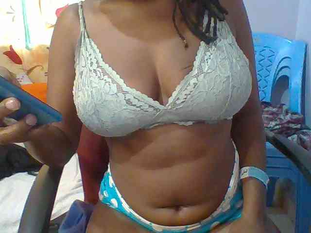 Sweet-petite webcam