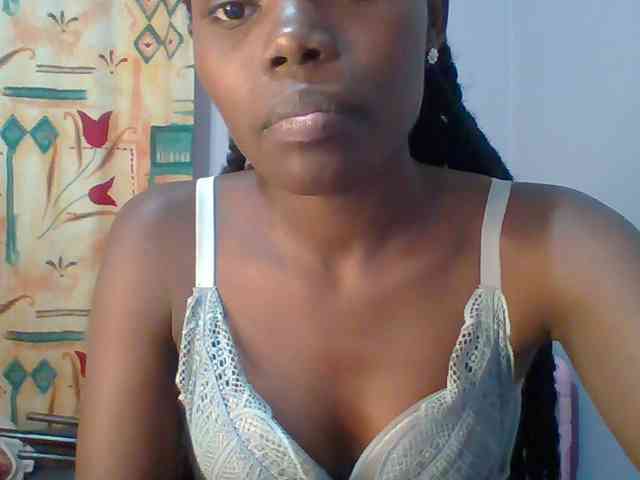 Sweet-petite webcam