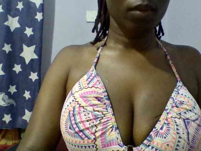 Sweet-petite webcam