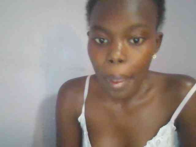 Sweet-petite webcam