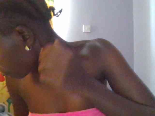 Sweet-petite webcam