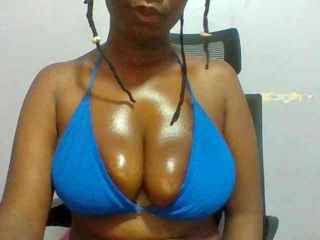 Sweet-petite webcam