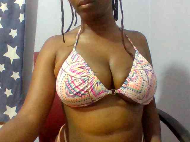 Sweet-petite webcam