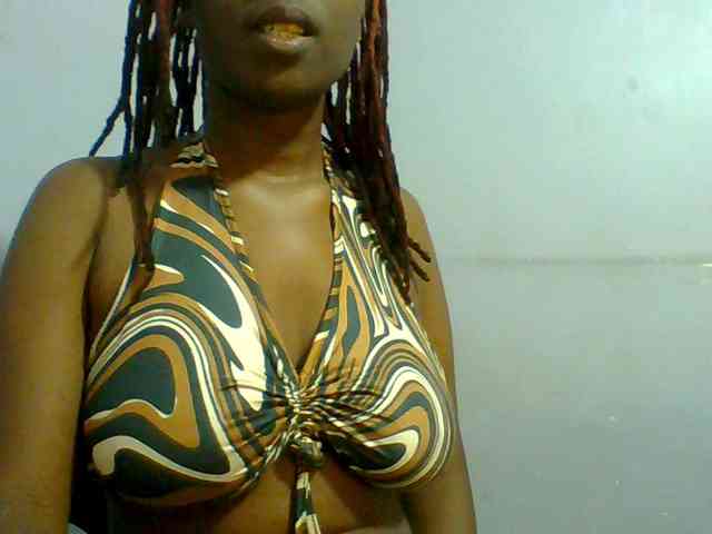 Sweet-petite webcam