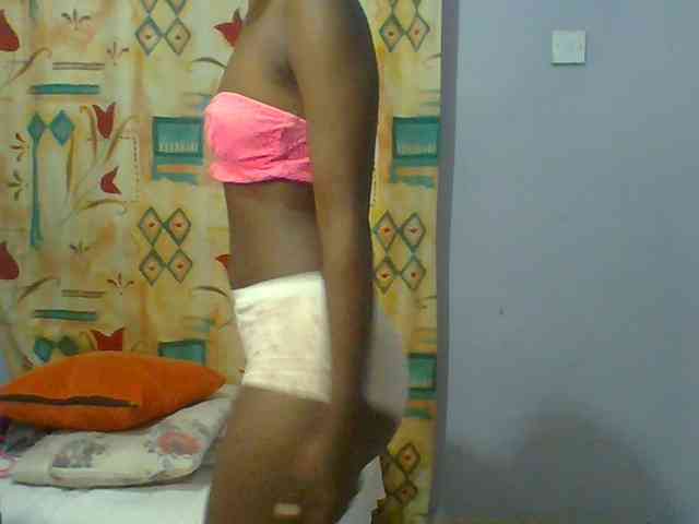 Sweet-petite webcam