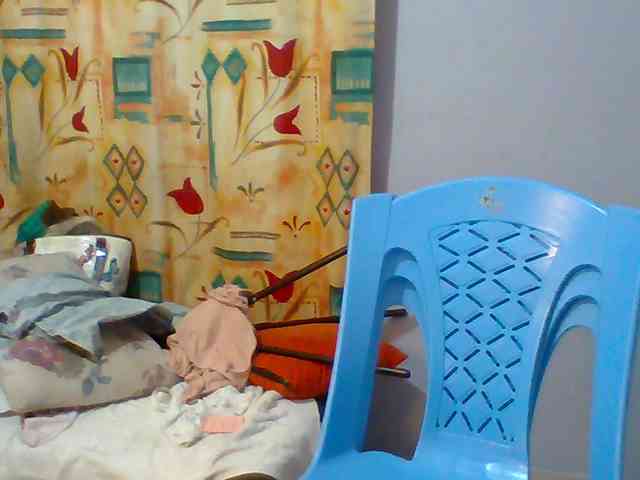 Sweet-petite webcam