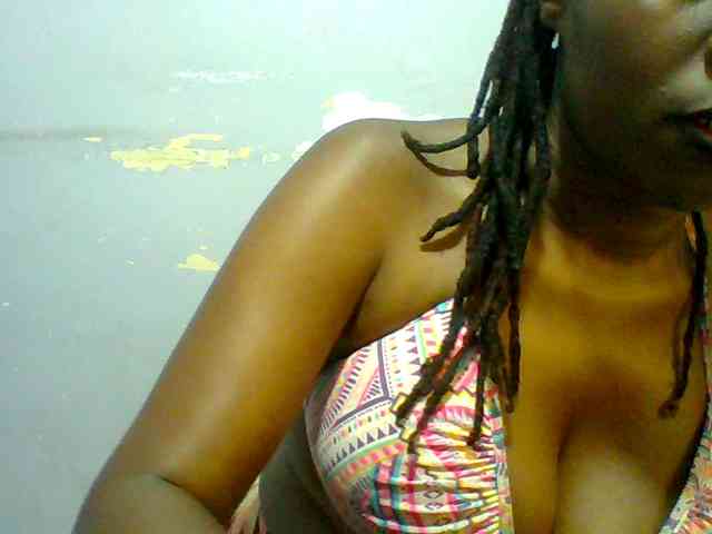 Sweet-petite Live Webcam on BongaCams