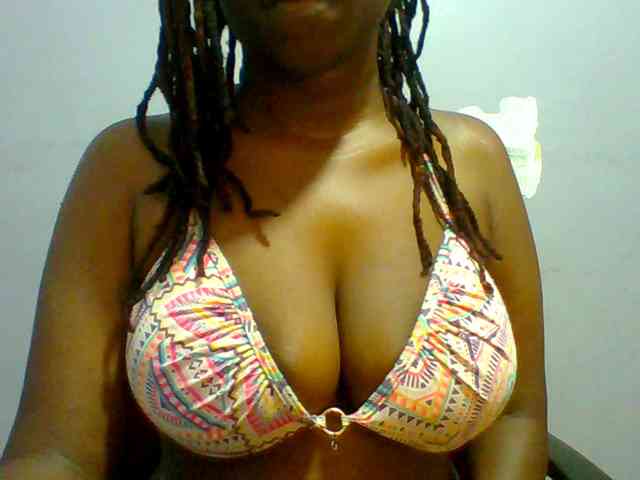 Sweet-petite webcam