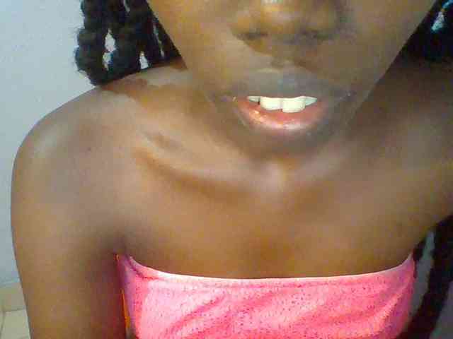 Sweet-petite webcam