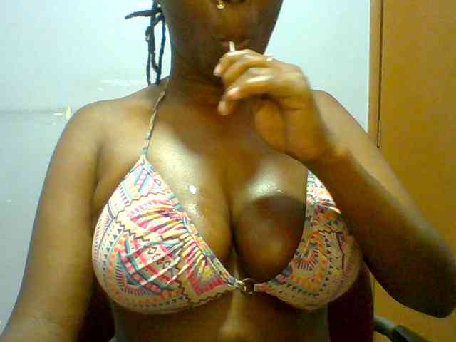 Sweet-petite webcam