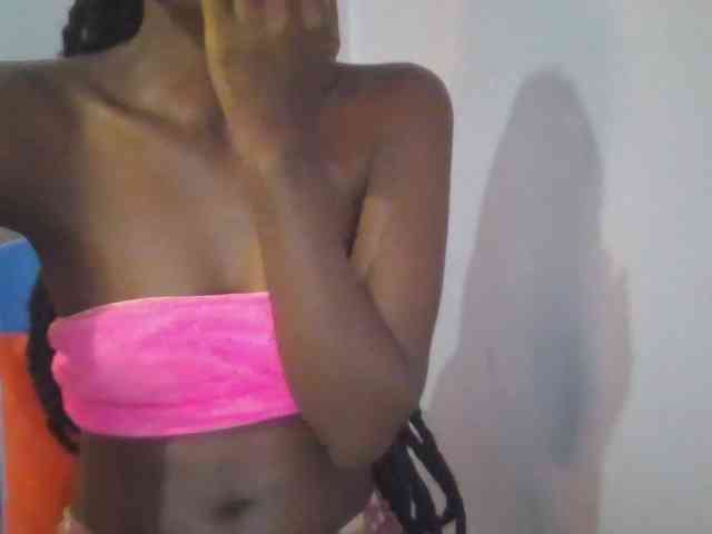 Sweet-petite webcam