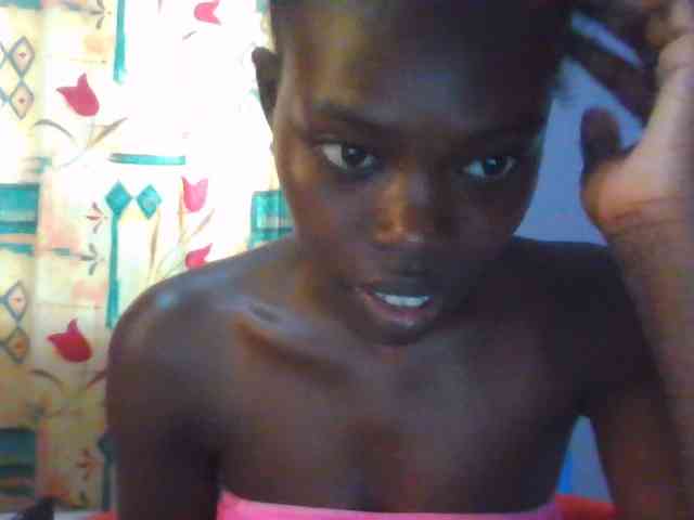 Sweet-petite webcam