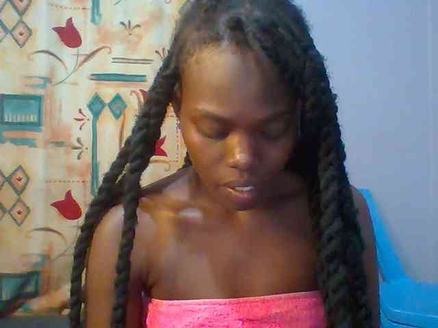 Sweet-petite webcam
