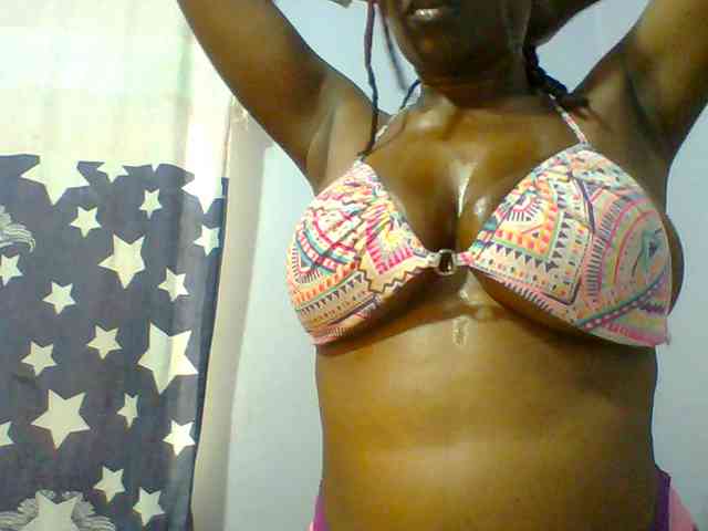 Sweet-petite webcam