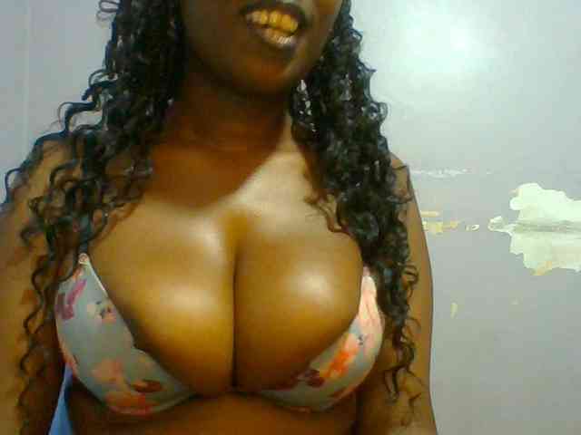 Sweet-petite webcam