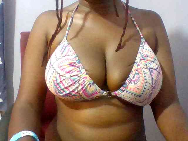 Sweet-petite webcam