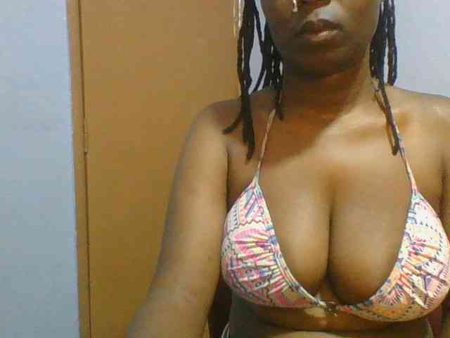 Sweet-petite webcam