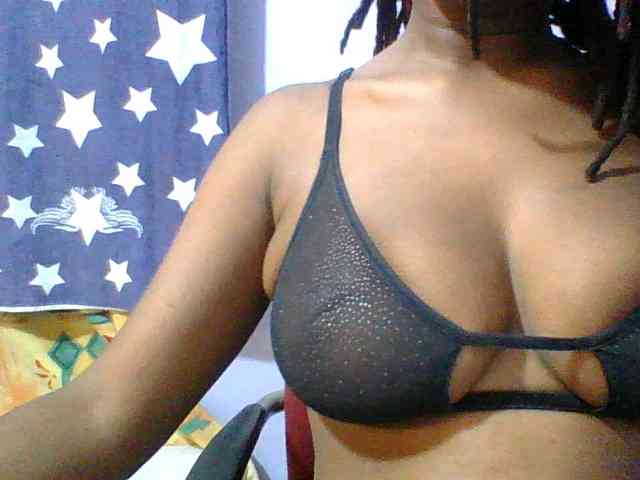 Sweet-petite webcam