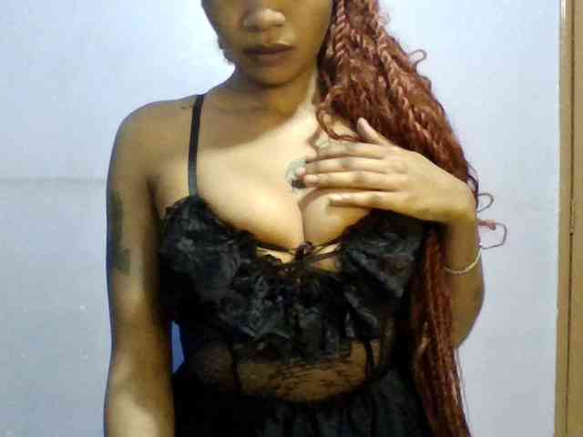 Sweet-petite webcam