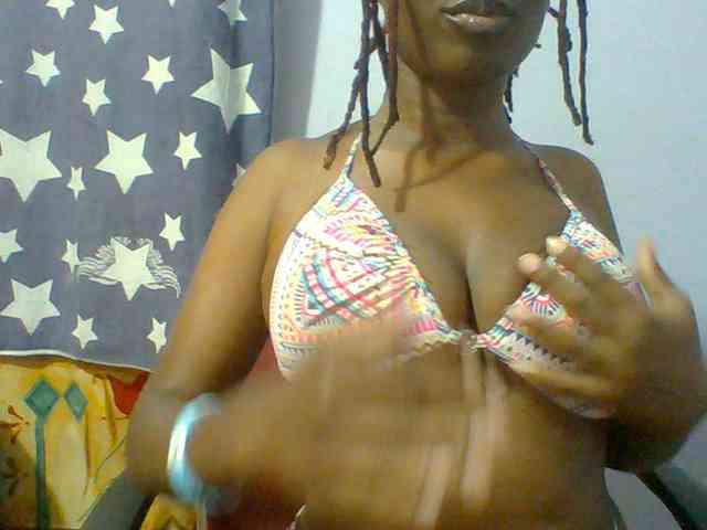 Sweet-petite webcam