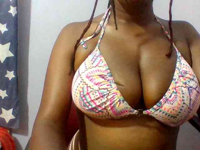 Sweet-petite Sweet-petite