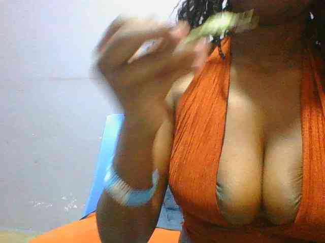 Sweet-petite webcam
