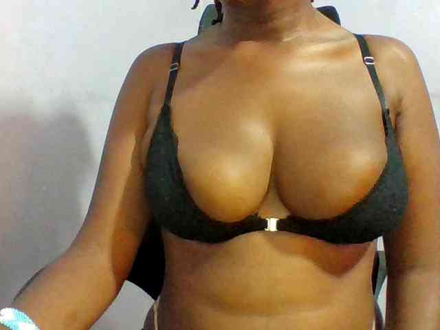 Sweet-petite webcam