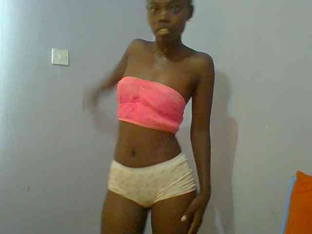 Sweet-petite webcam