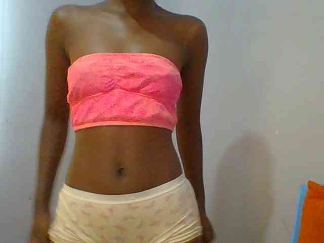 Sweet-petite webcam