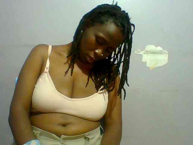 Sweet-petite webcam