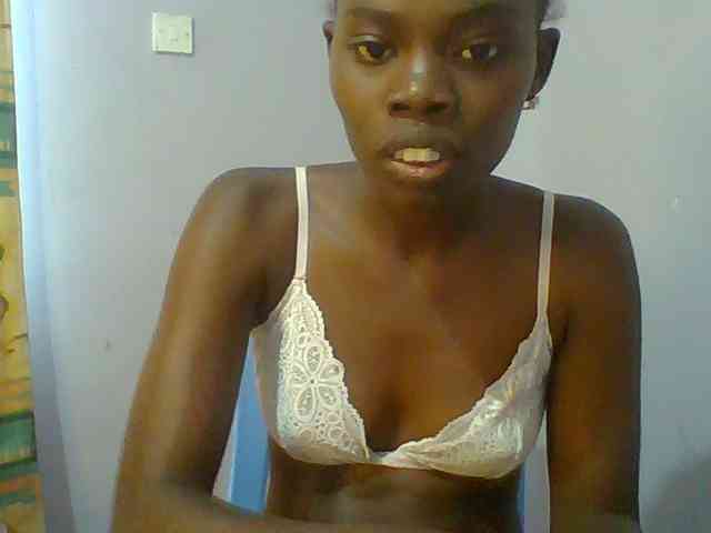 Sweet-petite webcam