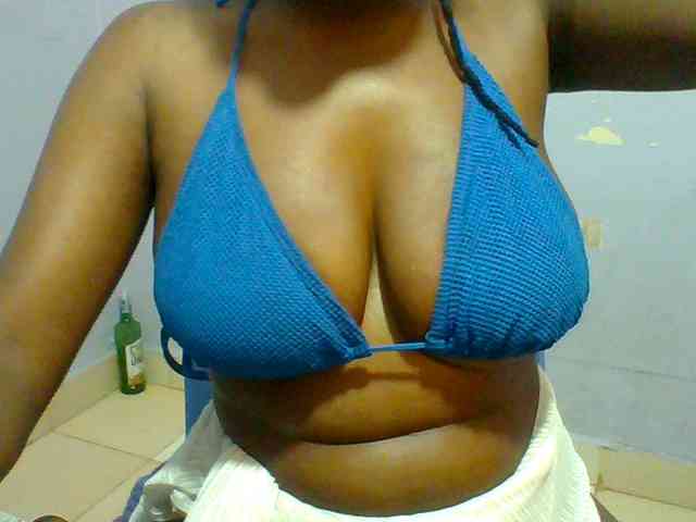 Sweet-petite webcam