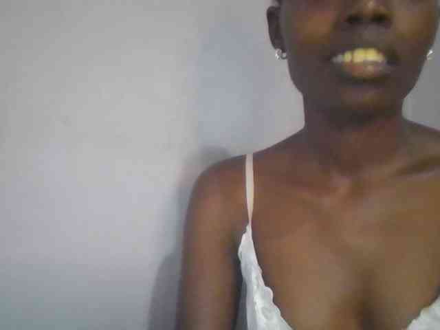 Sweet-petite webcam