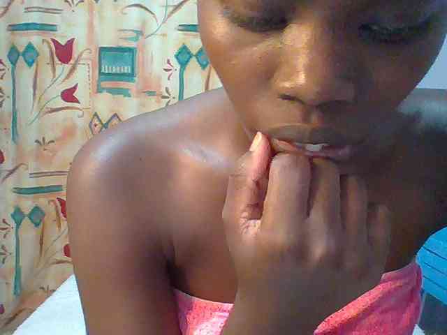 Sweet-petite webcam