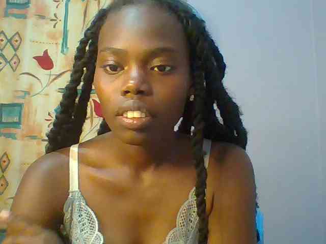Sweet-petite webcam
