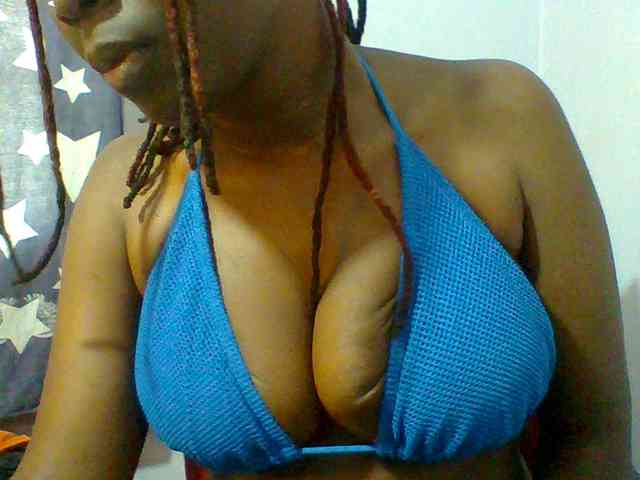 Sweet-petite webcam